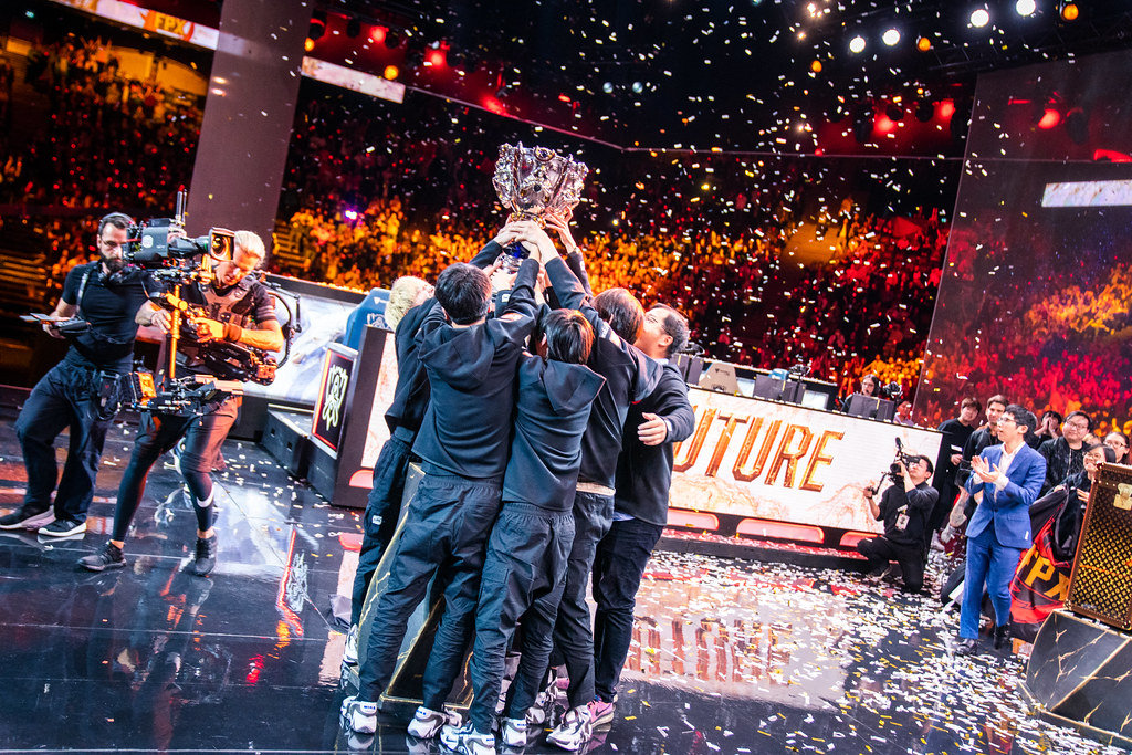 BLG战队爆冷失利100 Thieves，上单教练临危救主成英雄联盟赛事焦点-必威电竞